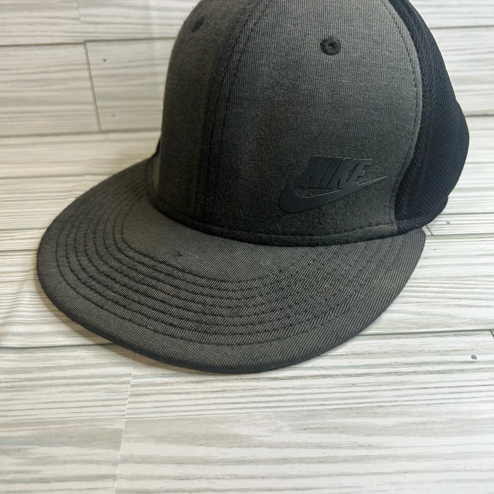 Nike charcoal black